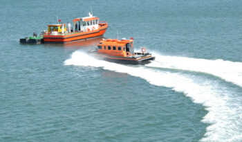 
									10M HDPE SERVICE BOAT full								