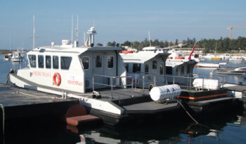 
									11M HDPE SERVICE BOAT full								