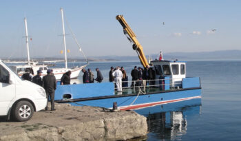 
									15M MOTOR BARGE full								