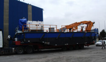 
									15M TWIN CRANE MOTOR BARGE full								
