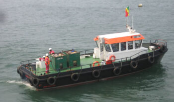 
									15M Crew Boat Full								
