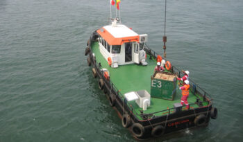 
									15M Crew Boat Full								