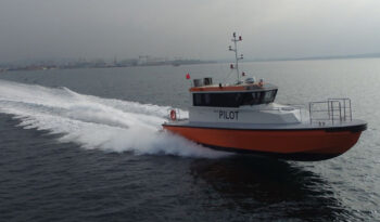 
									15M PILOT – CREW BOAT full								