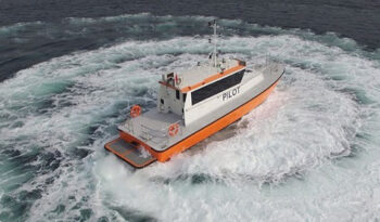 
									15M PILOT – CREW BOAT full								