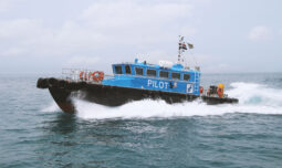 19M PILOT-CREW BOAT