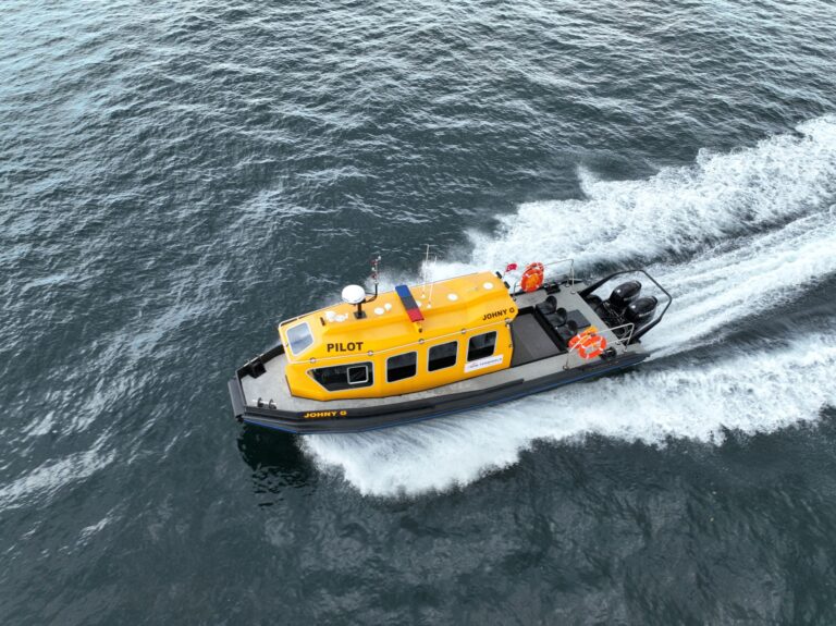 🚀 New Delivery: 12m HDPE Dual-Purpose Workboat "Johnny G" for APM Terminals Liberia! 🚢